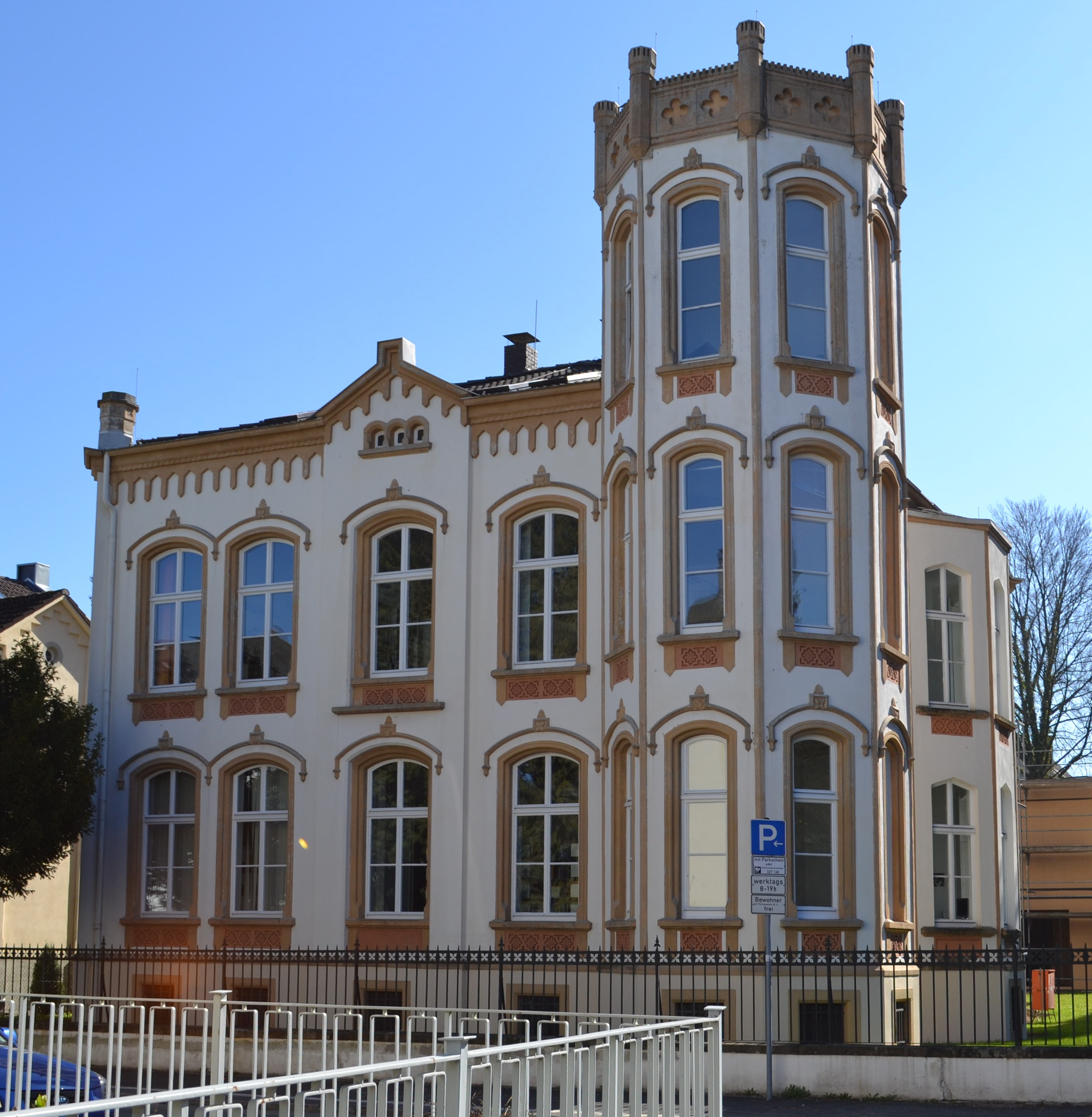 1995 bis 2016 befand sich das Musikwissenschaftliche Seminar Detmold/Paderborn im Gebäude Gartenstraße 20